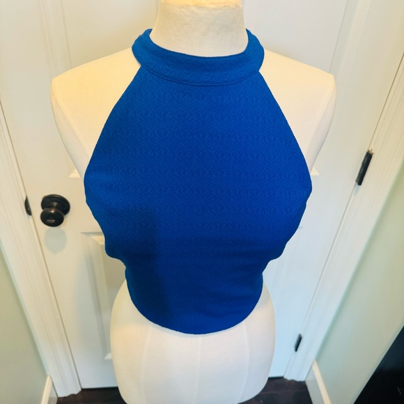 Gorgeous brilliant blue halter with tie around neck - Picture 1 of 15